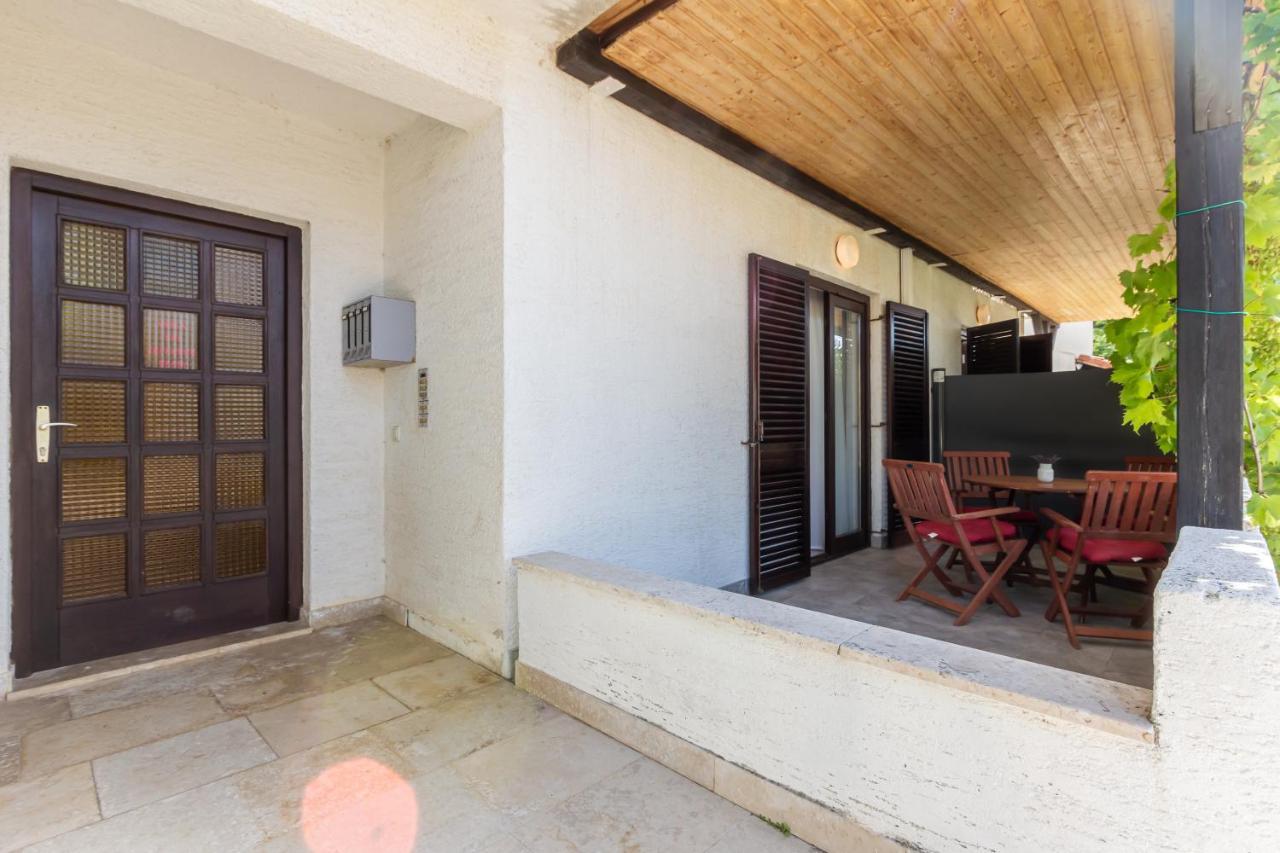 Apartments Vladan With Terrace Baska  Exterior photo